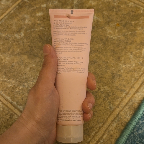 Mary Kay Timewise 3D Cleanser - Picture 2 of 2